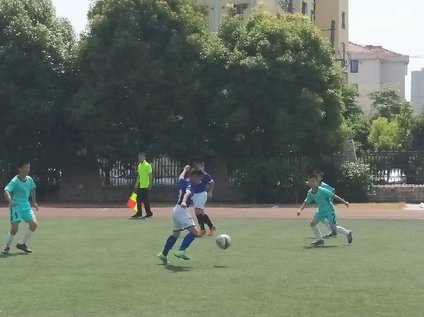 青浦佳禾小学足球队在区五届运动会小学生足球