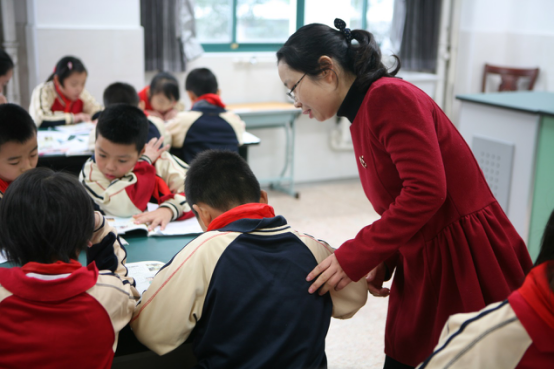 崧泽学校举办青浦区《品德与社会》学科基地学校展示研讨活动
