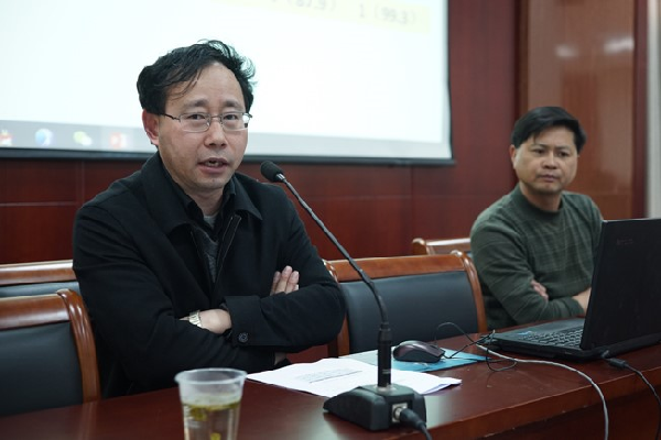 青浦高级中学举行高三毕业班工作研讨