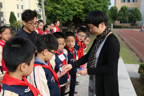 青浦佳禾小学开展喜迎十九大共筑中国梦功夫小飞龙少儿武术体验活动