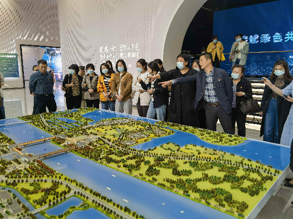 走进水乡客厅感受时代变迁凤溪幼儿园党支部开展5月主题党日活动